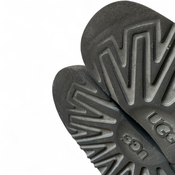 UGG Mini Clear & Sherpa Filled Kids Glossy Black Boots - Picture 7 of 12